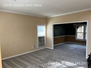 10590 Victory Gate Dr in Alpharetta, GA - Foto de edificio - Building Photo