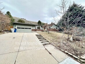 5598 N Collister Dr in Boise, ID - Building Photo - Building Photo