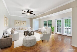 1700 E Mission Blvd in Fayetteville, AR - Building Photo