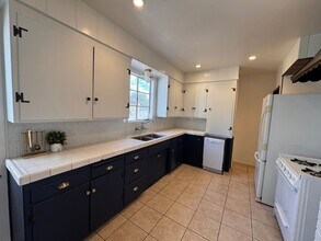5648 Riverton Ave in Los Angeles, CA - Building Photo - Building Photo