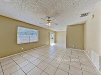 432 Regal Park Dr in Valrico, FL - Building Photo - Building Photo