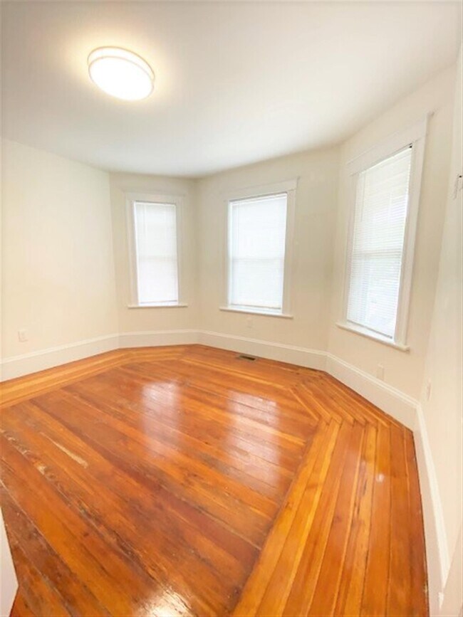 94 Morrison Ave, Unit 1F