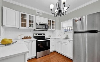 210 N Glover St in Baltimore, MD - Building Photo