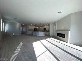 7137 Moss Hl Ave in Las Vegas, NV - Building Photo - Building Photo