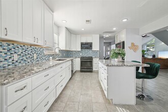14115 Briarhills Pkwy in Houston, TX - Building Photo - Building Photo