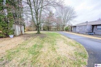 1615 Catalpa Rd in Radcliff, KY - Building Photo - Building Photo