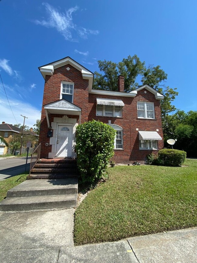 property at 702 Maupas Ave
