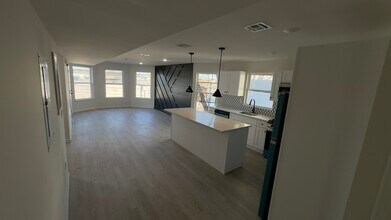 184 Lafayette St, Unit 2nd in Paterson, NJ - Building Photo - Building Photo