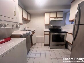 24 St Cyprians Pl in Boston, MA - Building Photo - Building Photo