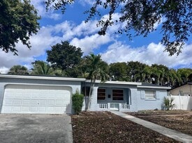 6777 NW 4th St in Margate, FL - Building Photo