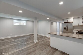 4239 N Ashland Ave in Chicago, IL - Building Photo - Building Photo
