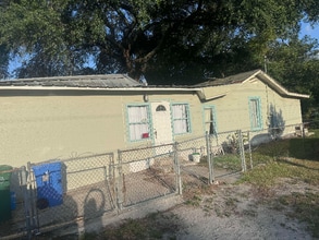 1915 W Kirby St in Tampa, FL - Foto de edificio - Building Photo