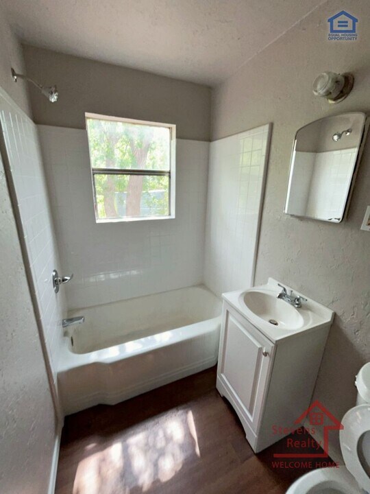 410 SW 14th St in Lawton, OK - Building Photo