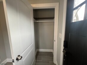 20 Van Dyke Pl in Summit, NJ - Building Photo - Building Photo