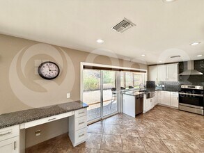 535 W Sweetwater Ave in Phoenix, AZ - Building Photo - Building Photo