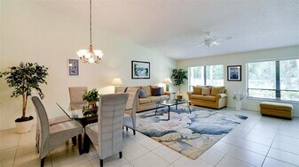 7893 Timberwood Cir in Sarasota, FL - Building Photo