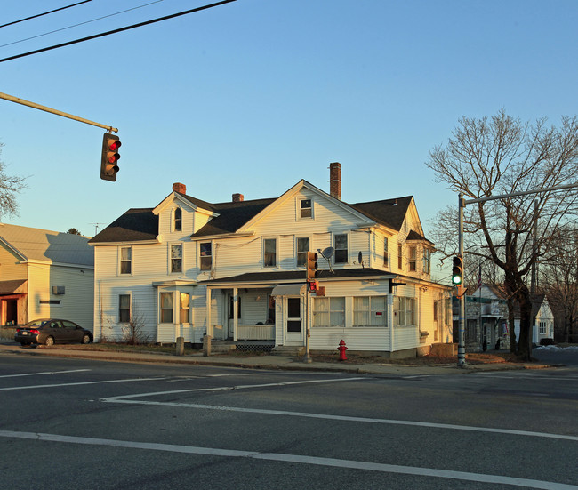 1 Hartford Ave in Uxbridge, MA - Building Photo - Building Photo