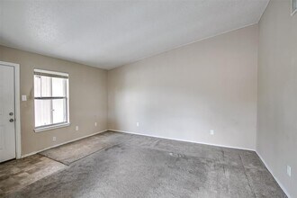 8419 Riverstone Dr in Austin, TX - Building Photo - Building Photo