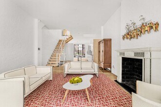 111 E 19th St in New York, NY - Building Photo - Building Photo