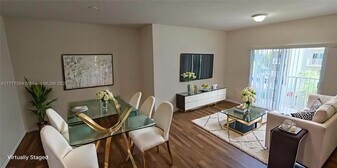 11050 SW 196th St in Miami, FL - Building Photo