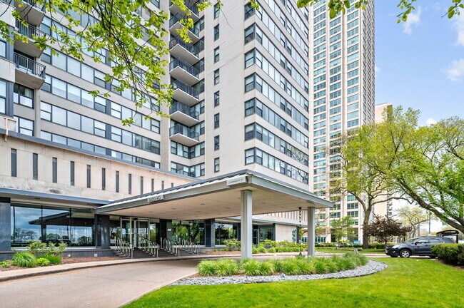 3440 N Lake Shore Dr in Chicago, IL - Building Photo - Building Photo