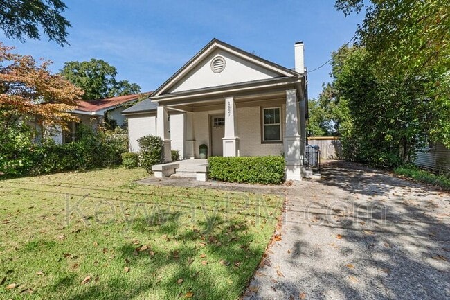 property at 1827 McDowell St