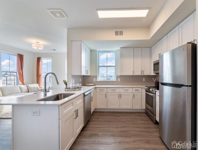 1 Nolan Way in East Brunswick, NJ - Building Photo - Building Photo
