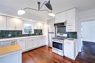 73 Washburn Ave in East Providence, RI - Building Photo - Building Photo