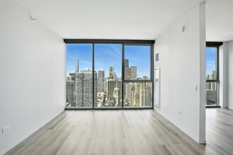 68 E Wacker Pl in Chicago, IL - Building Photo - Building Photo