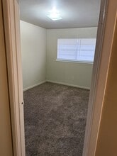 910 W Lennon Dr in Emory, TX - Building Photo - Building Photo