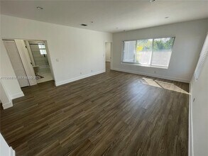 1051 SW 8th Ave in Miami, FL - Building Photo - Building Photo