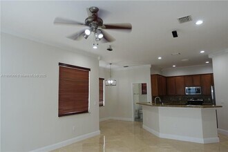 18125 NW 89th Ct in Hialeah, FL - Building Photo - Building Photo
