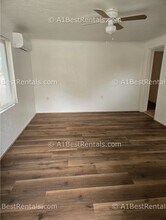 5017 Parker Rd in Modesto, CA - Foto de edificio - Building Photo