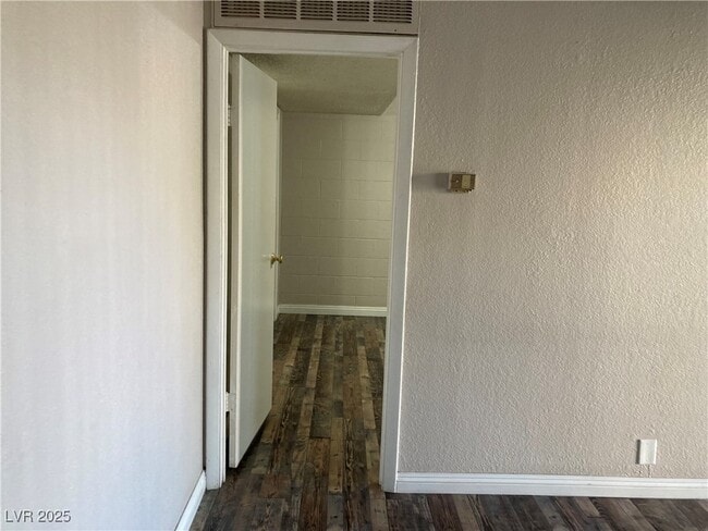 property at 575 S Royal Crest Cir