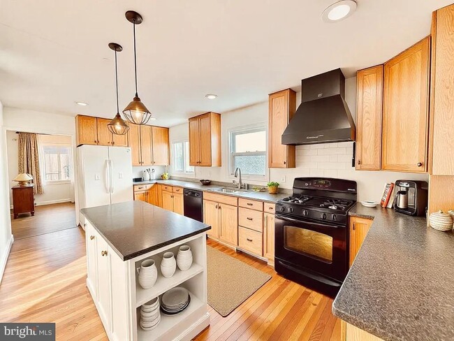 4416 Hallet St in Rockville, MD - Building Photo - Building Photo