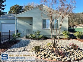 1068 Alice Ave in Ukiah, CA - Building Photo