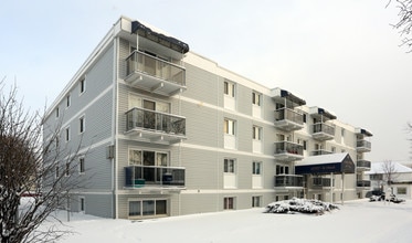 Academy Manor Apartments in Edmonton, AB - Building Photo - Building Photo