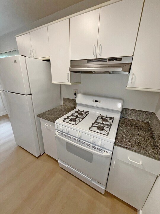 4402 Mammoth Ave, Unit 8 in Los Angeles, CA - Foto de edificio