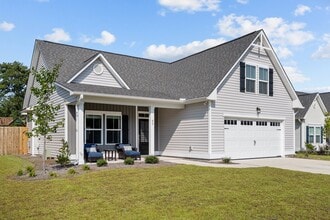 85 E Hennings Wy in Hampstead, NC - Building Photo - Building Photo