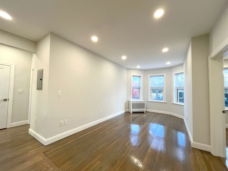 121 Park Dr, Unit 1 in Boston, MA - Building Photo