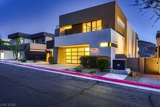 917 Vegas View Dr in Henderson, NV - Building Photo - Building Photo