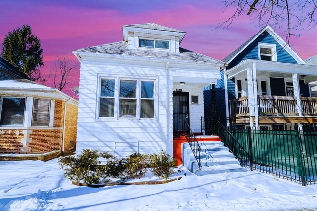 property at 8510 S Burnham Ave