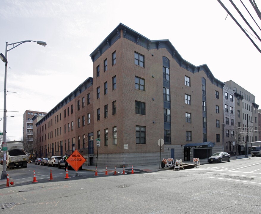 501-515 First St in Hoboken, NJ - Building Photo