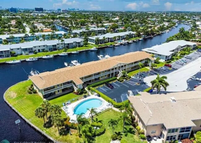 700 SE 7th Ave, Unit 5 in Pompano Beach, FL - Building Photo - Building Photo