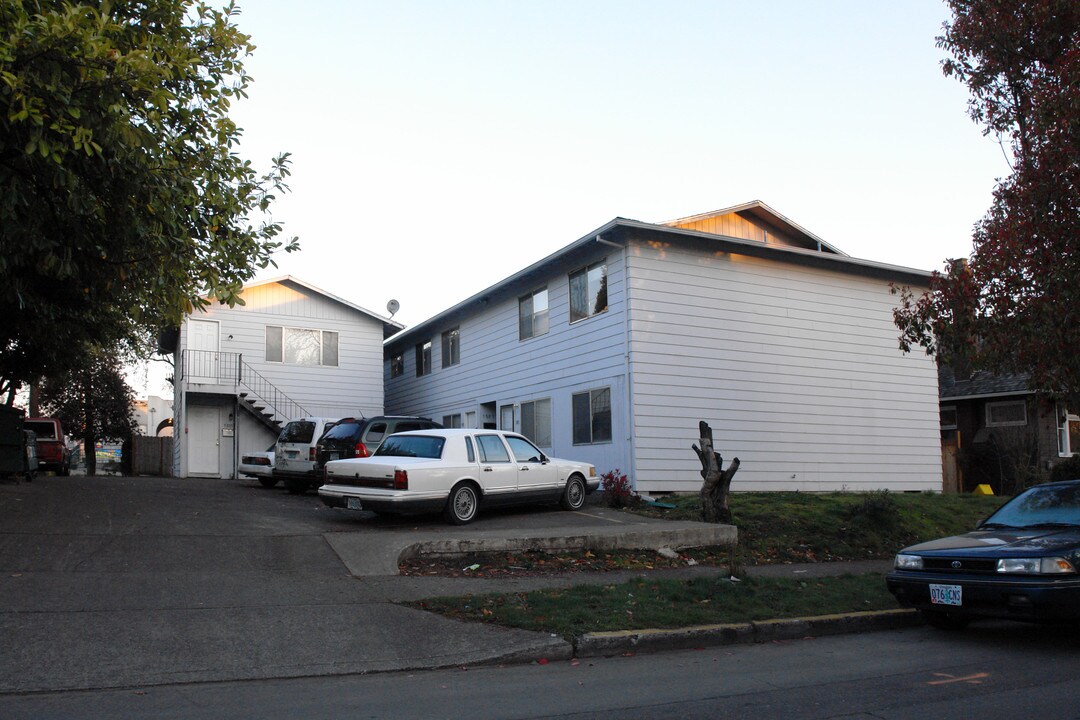 5801-5815 N Lombard St in Portland, OR - Building Photo