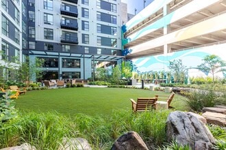 The Six in Hyattsville, MD - Foto de edificio - Building Photo