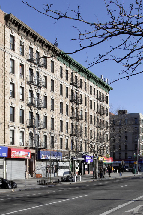 2492 Adam Clayton Powell Jr Blvd in New York, NY - Foto de edificio