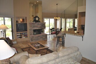 7272 E Gainey Ranch Rd in Scottsdale, AZ - Building Photo - Building Photo