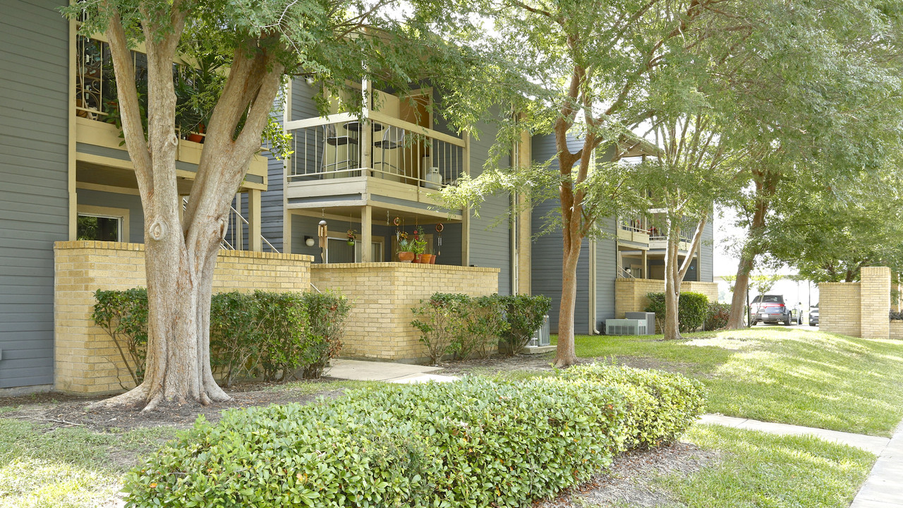 Windchase Hamlet Apartments in Houston, TX - Building Photo