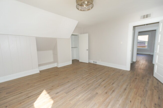 The Lorrie in Pittsburgh, PA - Building Photo - Interior Photo